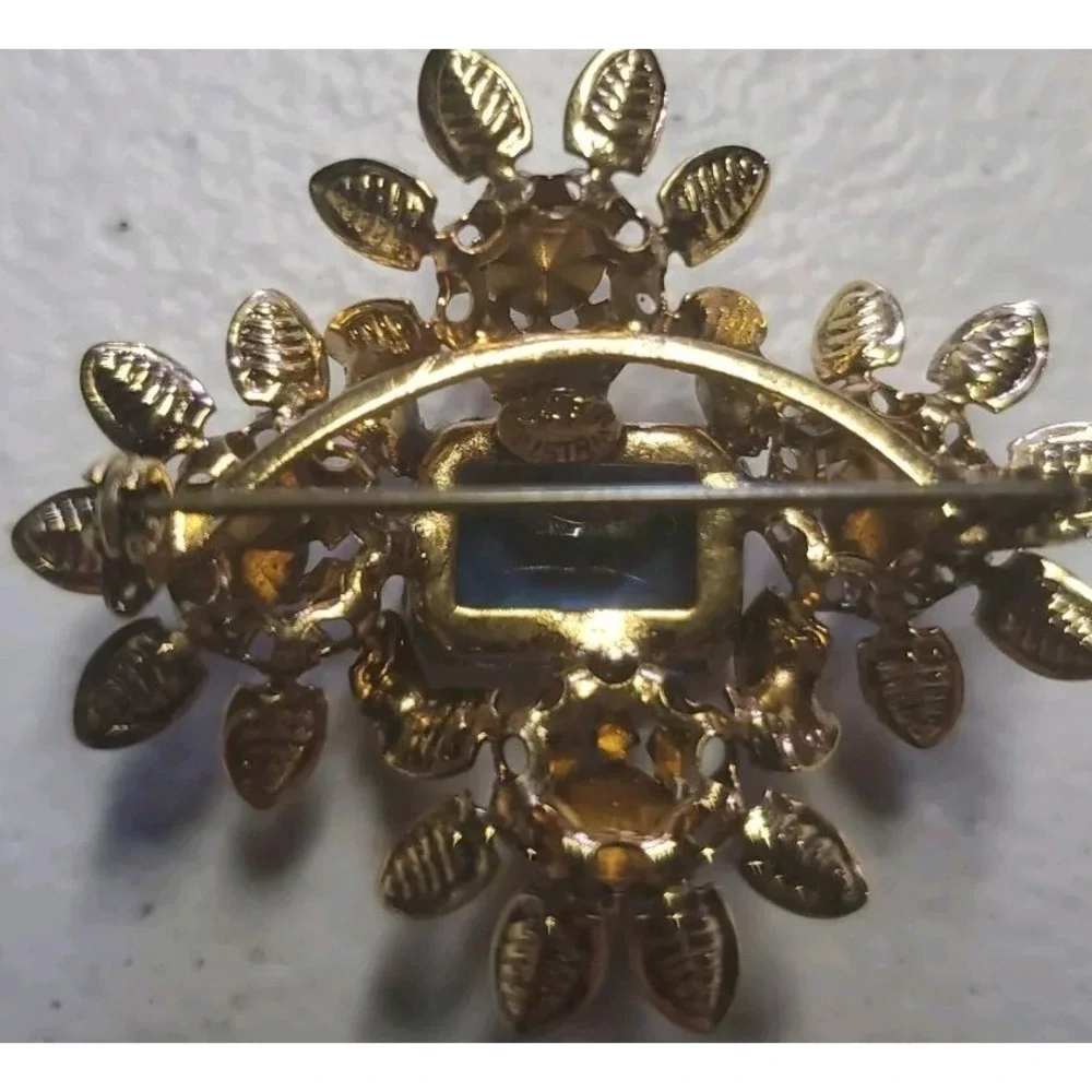 Gold Tone Blue Rhinestone Flower Cluster Brooch Made‎ In Austria